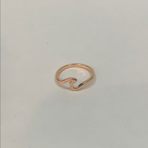 Rose Gold Wave Ring - Picture 5 of 9